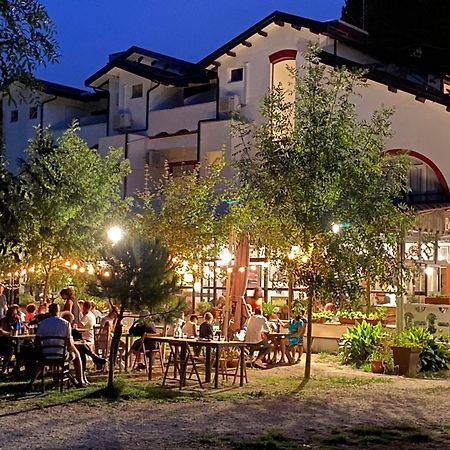 La Villa チェルヴィア エクステリア 写真